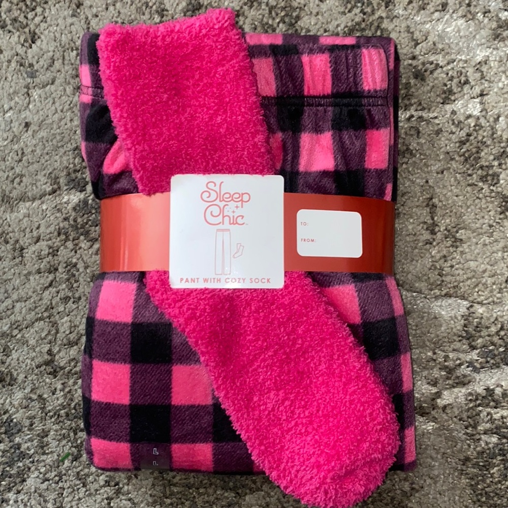🌟NWT Sleep & Chic pajama set